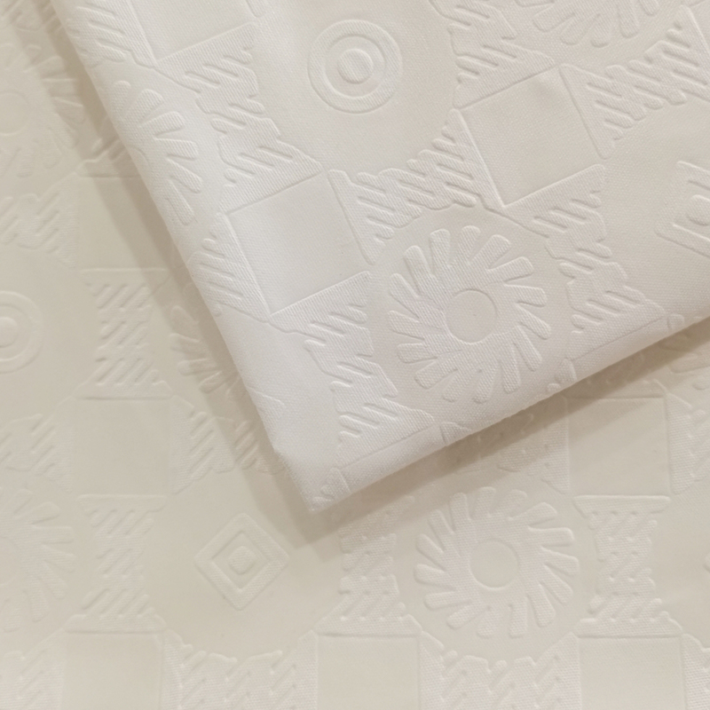 TMIE-08-2-1 smal bredd tyg med hög densitet 100GSM anpassad färg färgad med 3D-präglat polyester poplintyg